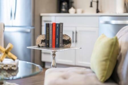 The Warhol - Pet-Friendly Apartment بنتونفيل المظهر الخارجي الصورة