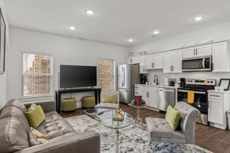 The Warhol - Pet-Friendly Apartment بنتونفيل المظهر الخارجي الصورة